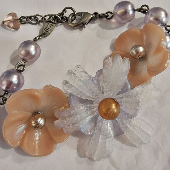 Sabika SS19 White Coral Resin Flowers Silver Pearl Beads Bracelet - Picture 2 of 5